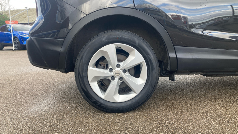 Nissan Qashqai 1.3 DiG-T Acenta Premium 5dr Petrol Hatchback